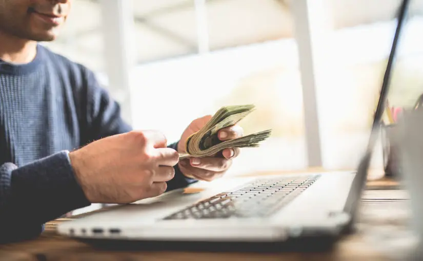Como se puede ganar dinero por internet