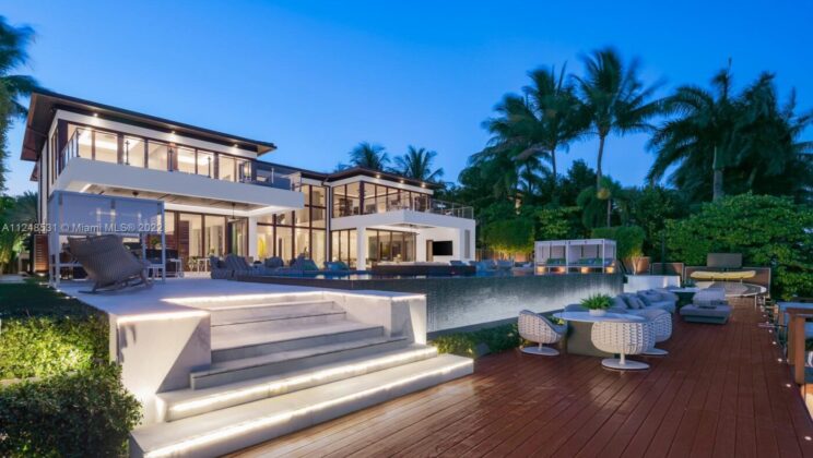 El Bay Point Casa Bahia de $55 millones en Miami, perfecto para superdeportivos exclusivos