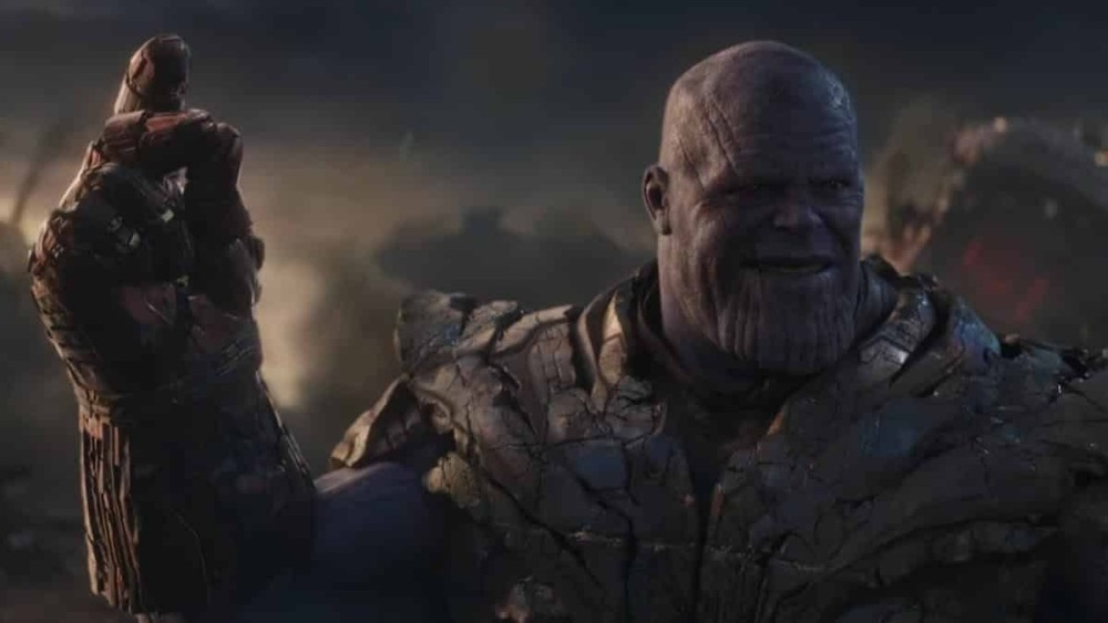 Thanos se chasquea el dedo en Avengers Endgame