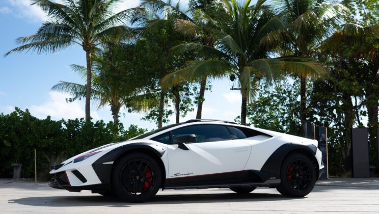 El impresionante Salón Lamborghini en Miami Beach acogió el debut del nuevo Lamborghini Huracan Sterrato