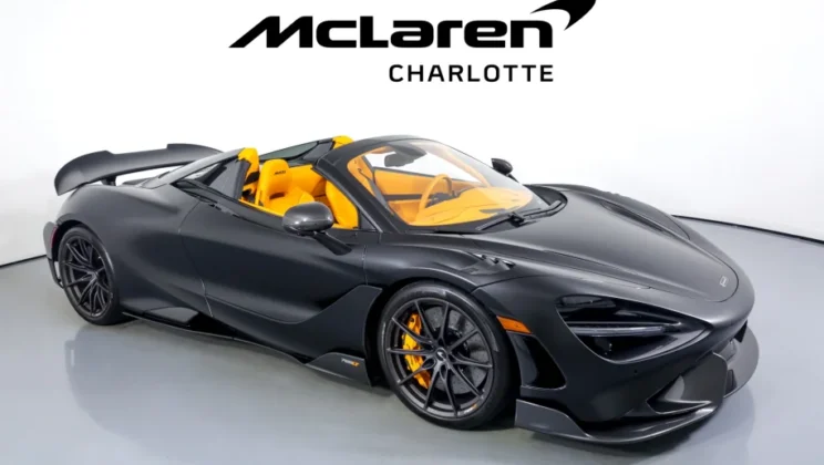 Este McLaren 765LT Spider tiene un acabado de fibra de carbono satinado MSO sobre naranja